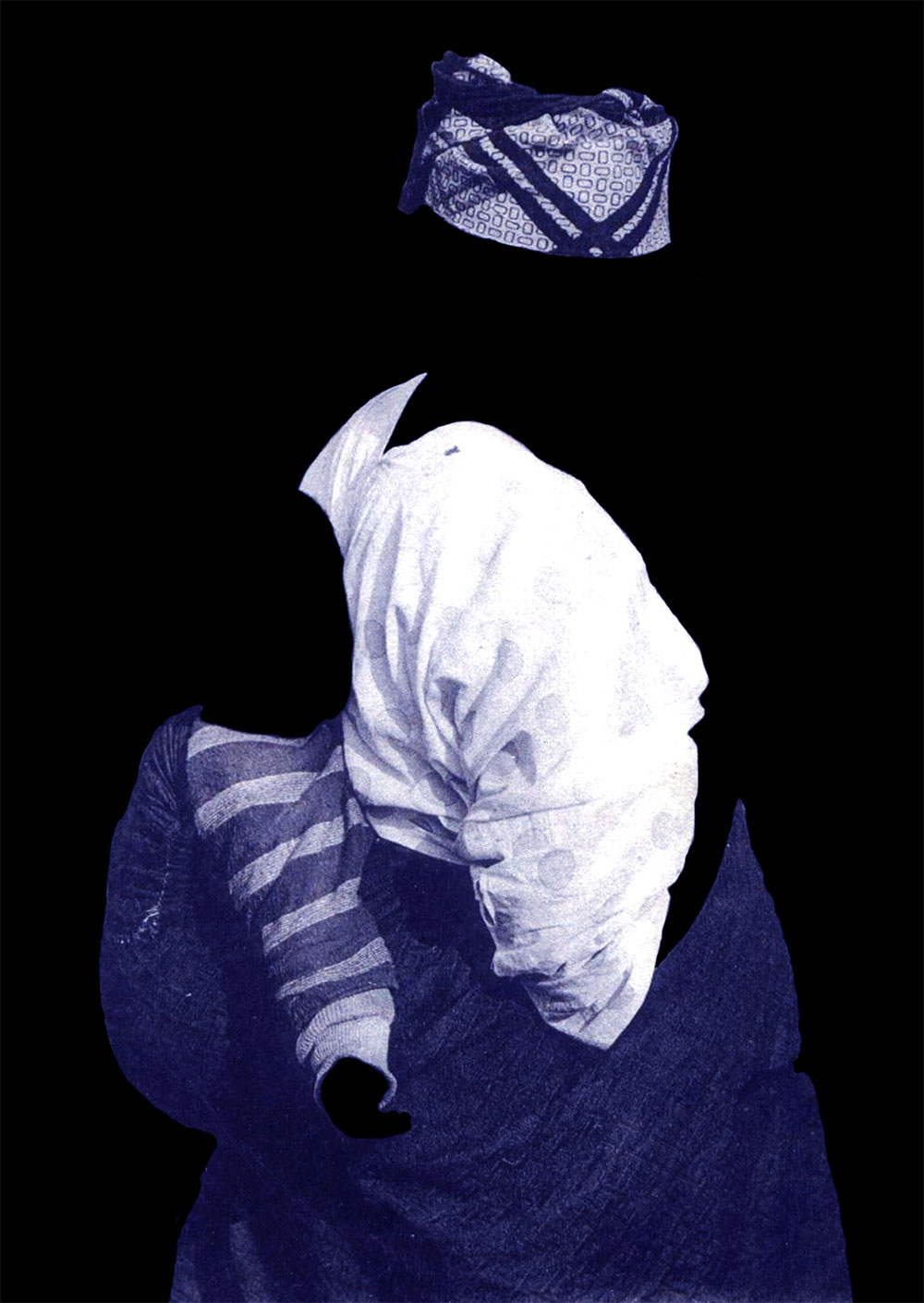 Mbali Dhlamini: Untitled - Village S&eacute;n&eacute;galais, Femme de race L&eacute;bou